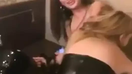 Büyük göğüslerim, mstits