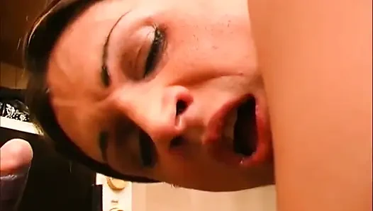 Trans kadın götünü sikiyor anal dildo sikiliyor