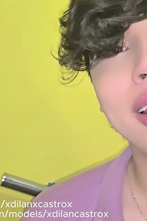 Tatli Twink, Binasinin Merdivenlerinde Heteroseksüel Bir Adam Tarafindan Çiplak Karşi Sevişiyor