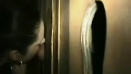 Hamile amatör berbat çok musluklar at the gloryhole