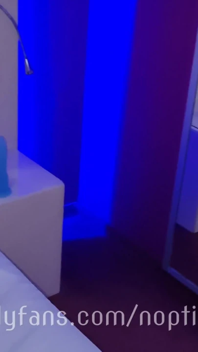 Piç beni domaltarak sikiyor ve sonra beni dölle dolduruyor | Klip 1