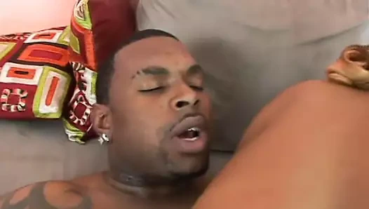 Seksi zenci güzeller dörtlü grup sekste iki büyük zenci yarağı tarafından sikiliyor