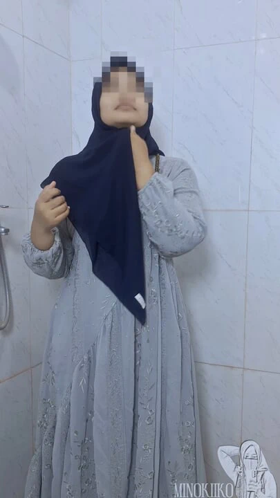 Hijab Sister in Law Clean Her Self After Making Out Behind Her Husband - Minokiiko