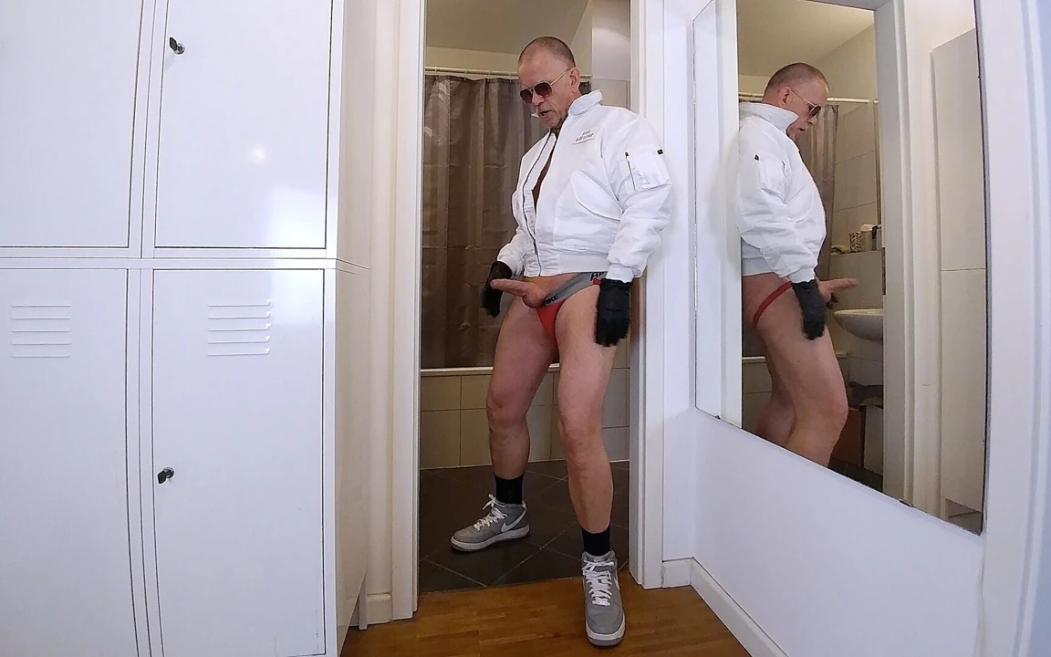 Alpha Sports Hunk Berlin 6 boşalma görüntüleri xl