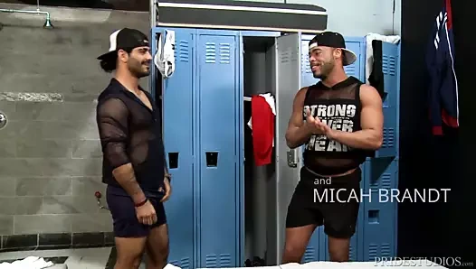 Dik muscle çocuklar micah brandt &amp; ali liam sikme içinde kamu