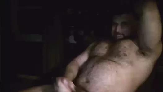 atletik sakallı kıllı hunk vuruş kesilmemiş horoz