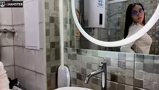 Patronum beni sikikleri iken kocam alt katta bekliyor