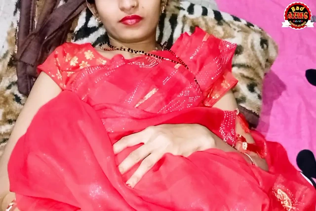 Kocasının patronu tarafından bırakılan sıcak Hint desi yenge