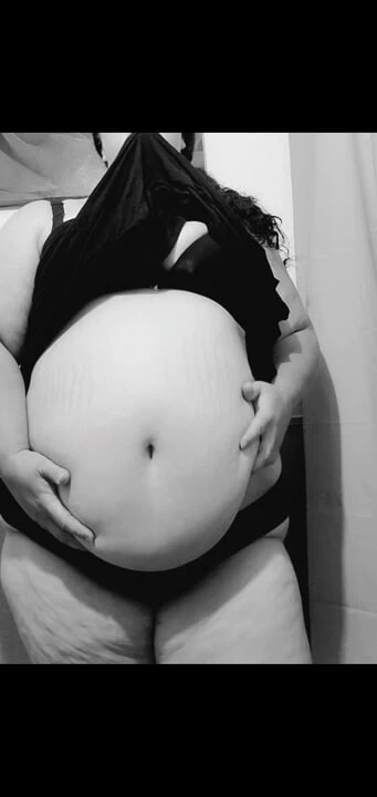 Çıplaklık yok, göbek oyunu ssbbw