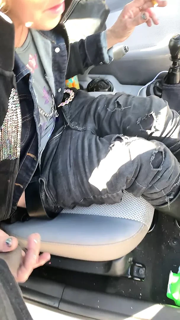 Seksi eski sürtük becerdin içinde araba