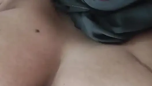 Couppilsmallu enjoing in bed room