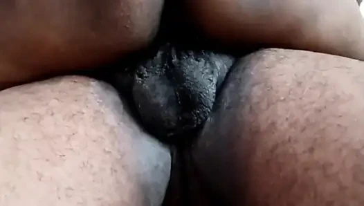 Karım seksi bir adamla sikişiyor