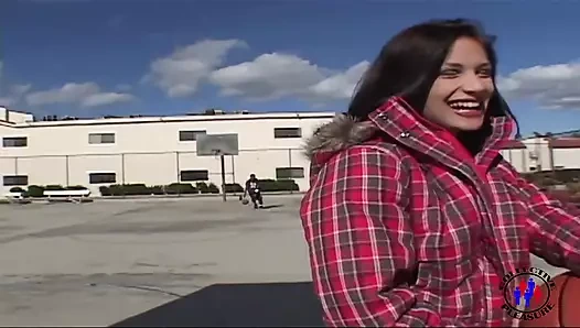 Üniversiteli kız grup sekse gitti.