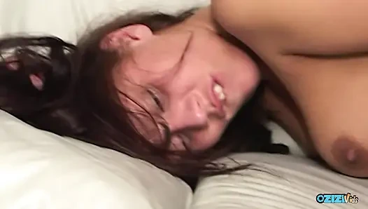 Seks sert oldu ama o şımarık küçük memeler büyüyle devam etti