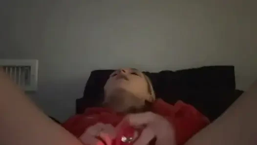 Rose oyuncak dildo kombinasyonu ile sıkı amcığımı sikiyorum