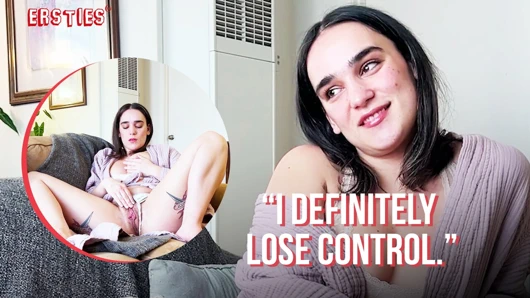 Ersties - Amerikalı esmer Harper mastürbasyon yaparken anal stimülasyonun tadını çıkarıyor