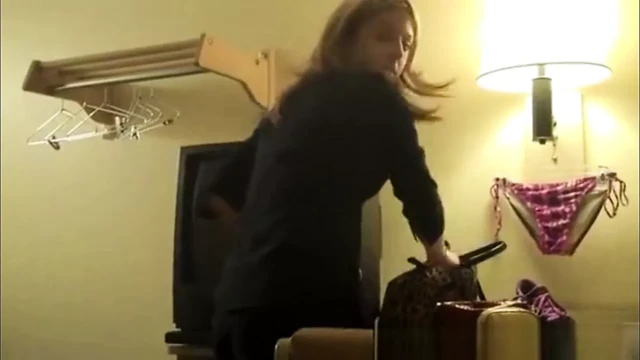Kız kardeşin tatil seks videosu
