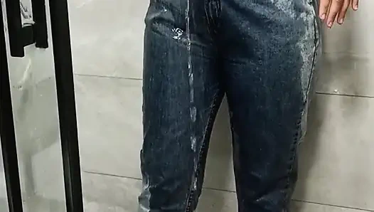 Duşta Islanarak Soyunma ve Boşalma