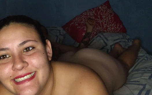 Tatlı genç kayınvalidemden sıkı poposunu sevmesine izin veriyorum