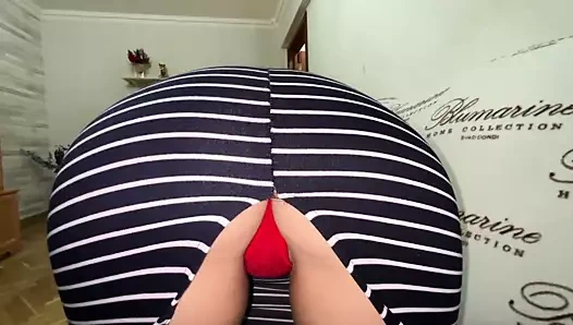 Yaşlı orta yaşlı seksi kadının sıkı büyük götü kendine bir yarak istiyor