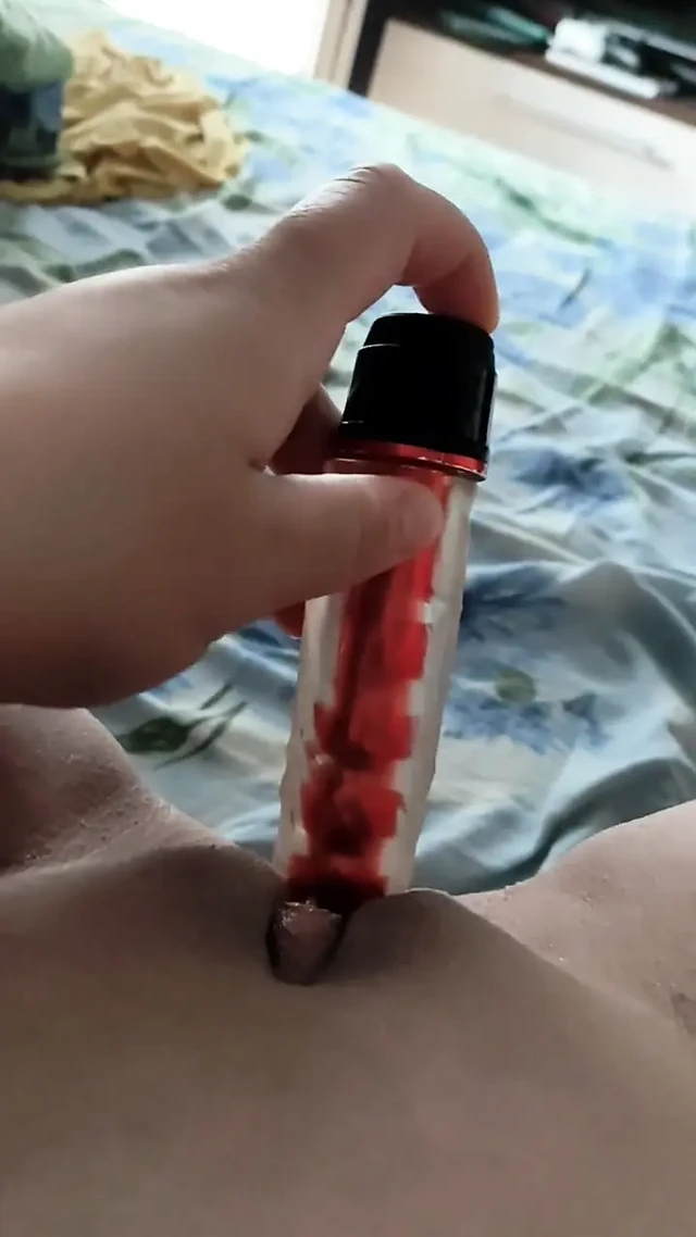 Трахаю мою молодую и тугую киску