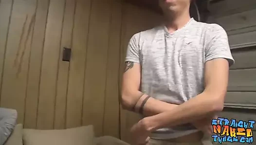 Mastürbasyon yaparken cinselliklerini keşfeden heteroseksüel arkadaşlar