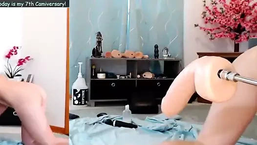 Büyük anal oyuncak mide şişkinliğine neden olur