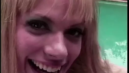 Güneş ışığında güneş ışığına basıyor - 3 muhteşem amcık parçası tatmin ediyor