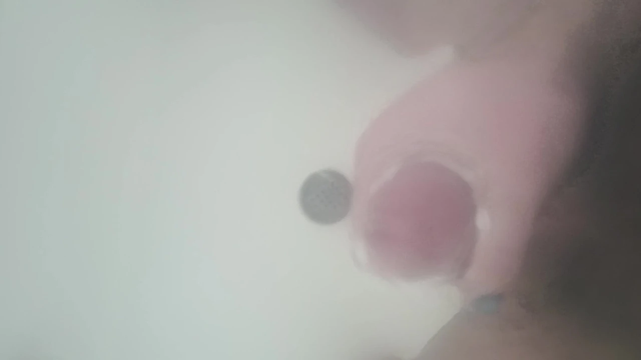 Desiree Vega'nın güzel götü için duş duvarına boyadım