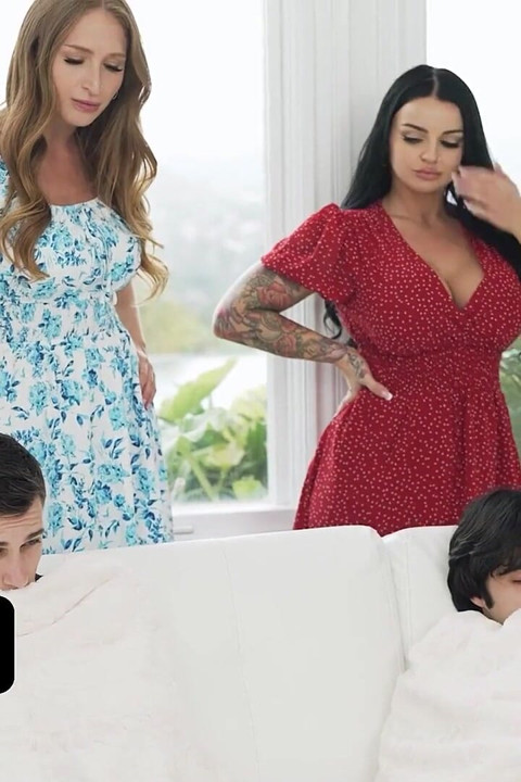 Büyük memeli orta yaşlı seksi kadın skylar snow, payton preslee ve parker ambrose vahşi grup sikişinde