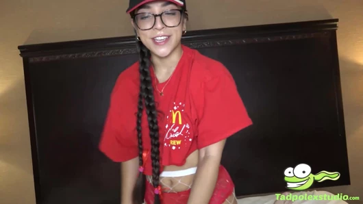 Azgın adam bakış açısıyla seksi porno yıldızı Madison Wilde tarafından emiliyor ve biniliyor