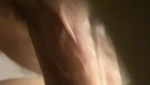 Büyük yaşlı yarak genç amcığını genişletiyor