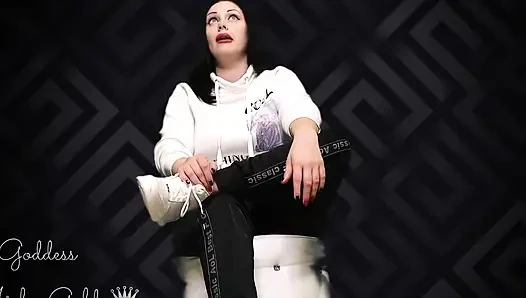 Sana sikini kimin kontrol edeni göstereyim! Şimdi mastürbasyon yapmaya başla!