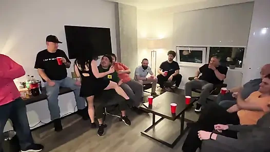 16 adam grup seks sürtük Vanessa Cliff - Cliff Media Productions