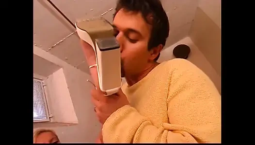 5 dakikada ihanete uğradı