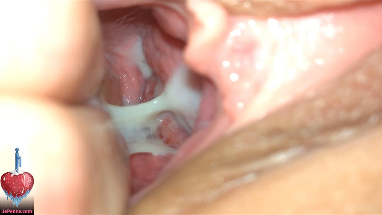 Sıkı ve traş vajina içinde Creampie çekim ile becerdin kedi gelen sperm toplama