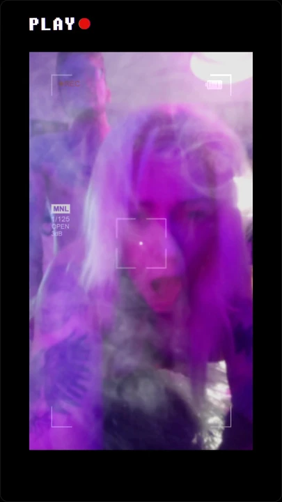 Ее лицо, когда я трахаю ее сзади