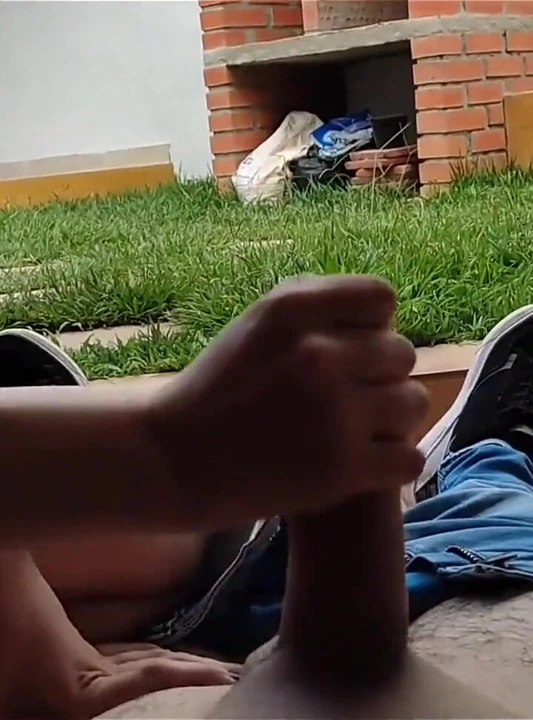 Ailesi uzaktayken üvey kız kardeşimi sikiyorum