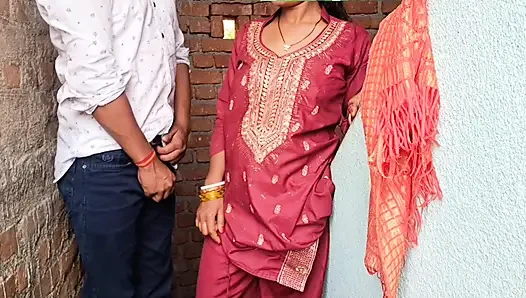 Hintli desi üniversiteli kız seks yapıyor