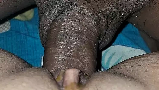 Ağrılı seks köylü yenge sunnitha çok sert sikişiyor