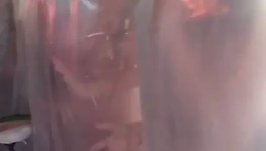 Çarpıcı lezbiyen Fransız kızlar oyuncaklarla dağınık eğleniyor