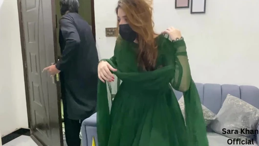 Büyük götlü büyük memeli Pakistanlı komşu sert sikişiyor