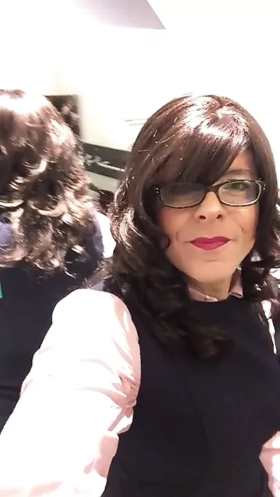 1 adet siyah iş elbisesi.mov