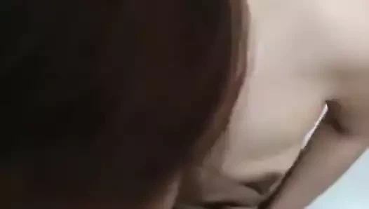 Endonezyalı karısı nabila'nın bir banyoda koca bir oral seks var