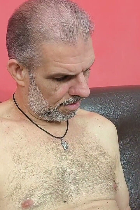 Evde yalnızdım, mastürbasyon yaptım ve sık sık boşaldım