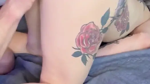 Yaramaz üvey anne kocasını oğullarıyla aldatıyor üvey baba