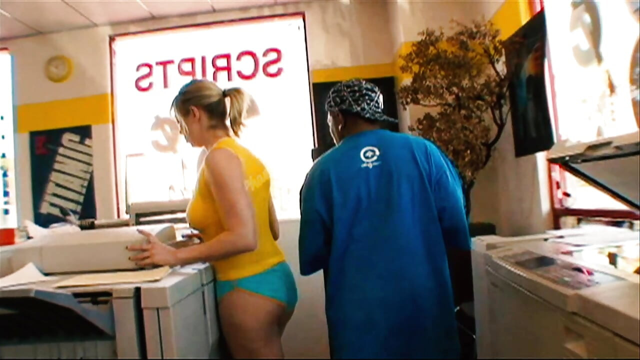 Adrianna Nicole yarağı prezervatifsiz alıyor