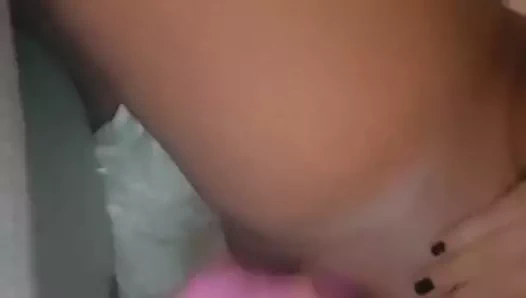 Leyla şişman kız, erkeği etrafta olmadığı için bana snapchat gönderiyor