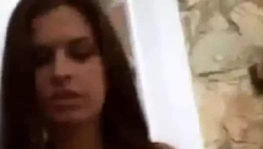 Çok önemli işini seks ve hisle kesintiye uğratmak