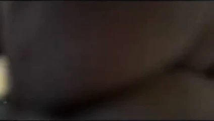 Mariana dirigindo sem calcinha
